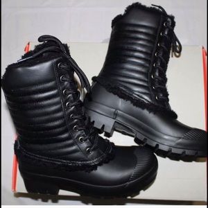 NIB Hunter Pantene Pac Black Boot Size 5